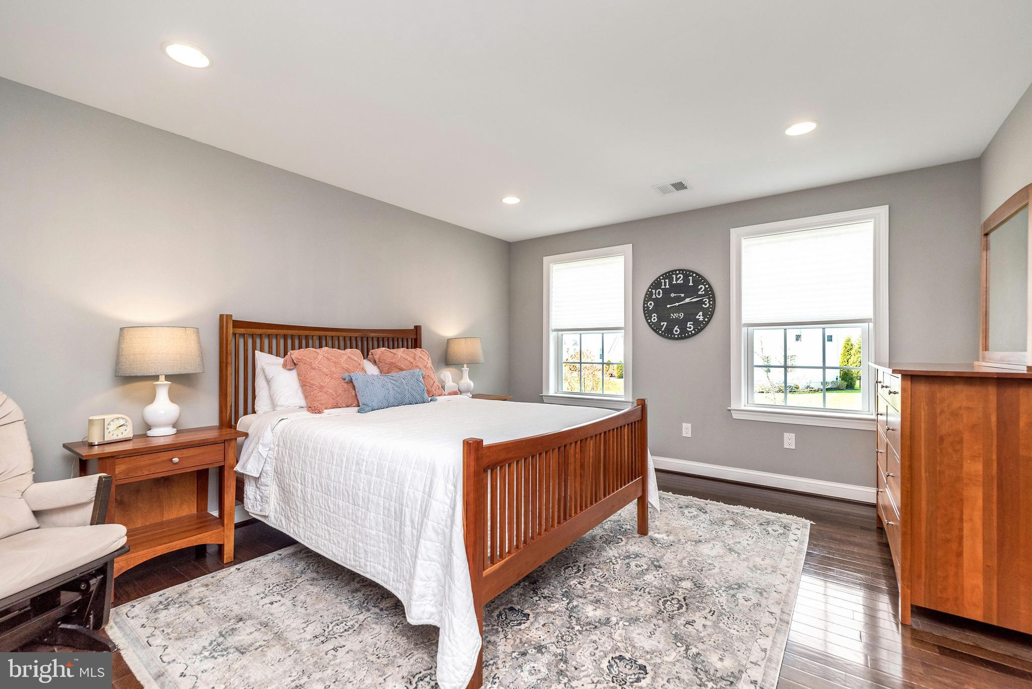 WHISPERING PINES - Residential