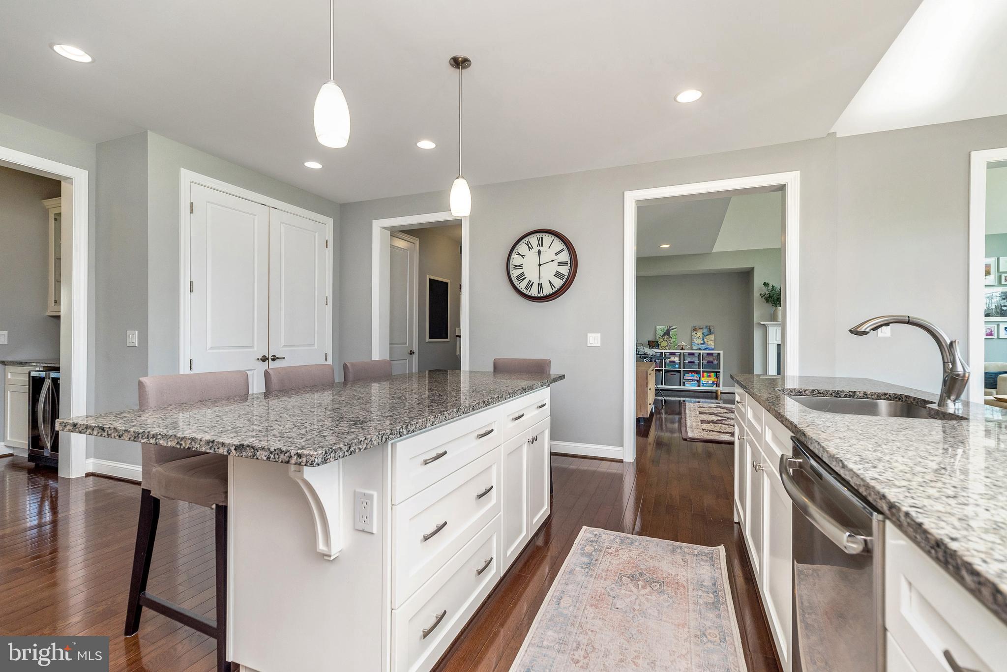 WHISPERING PINES - Residential