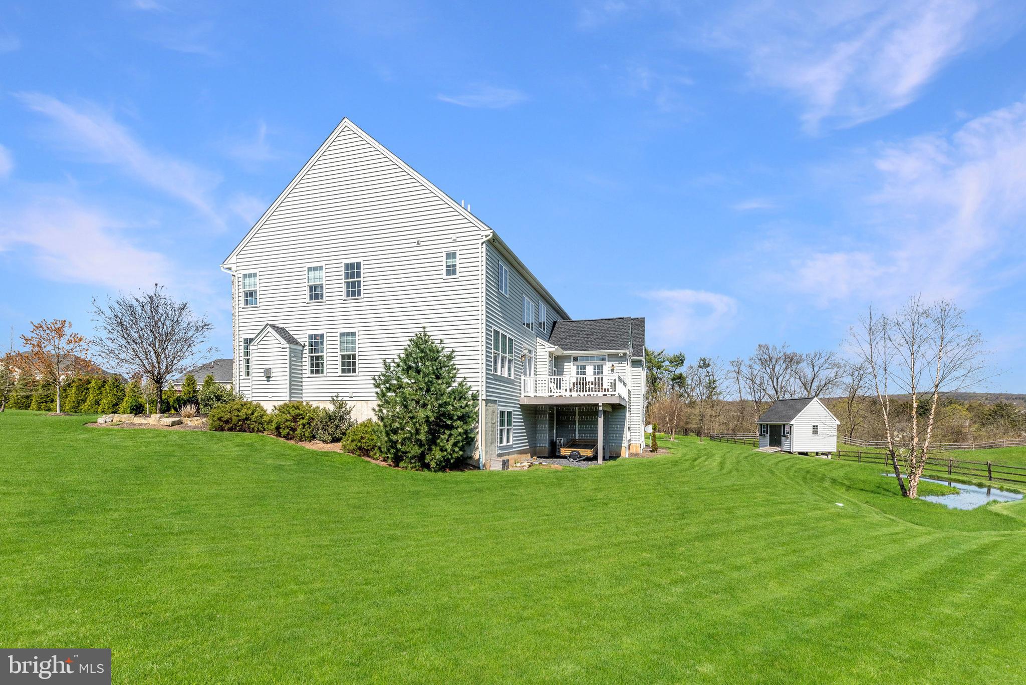 WHISPERING PINES - Residential