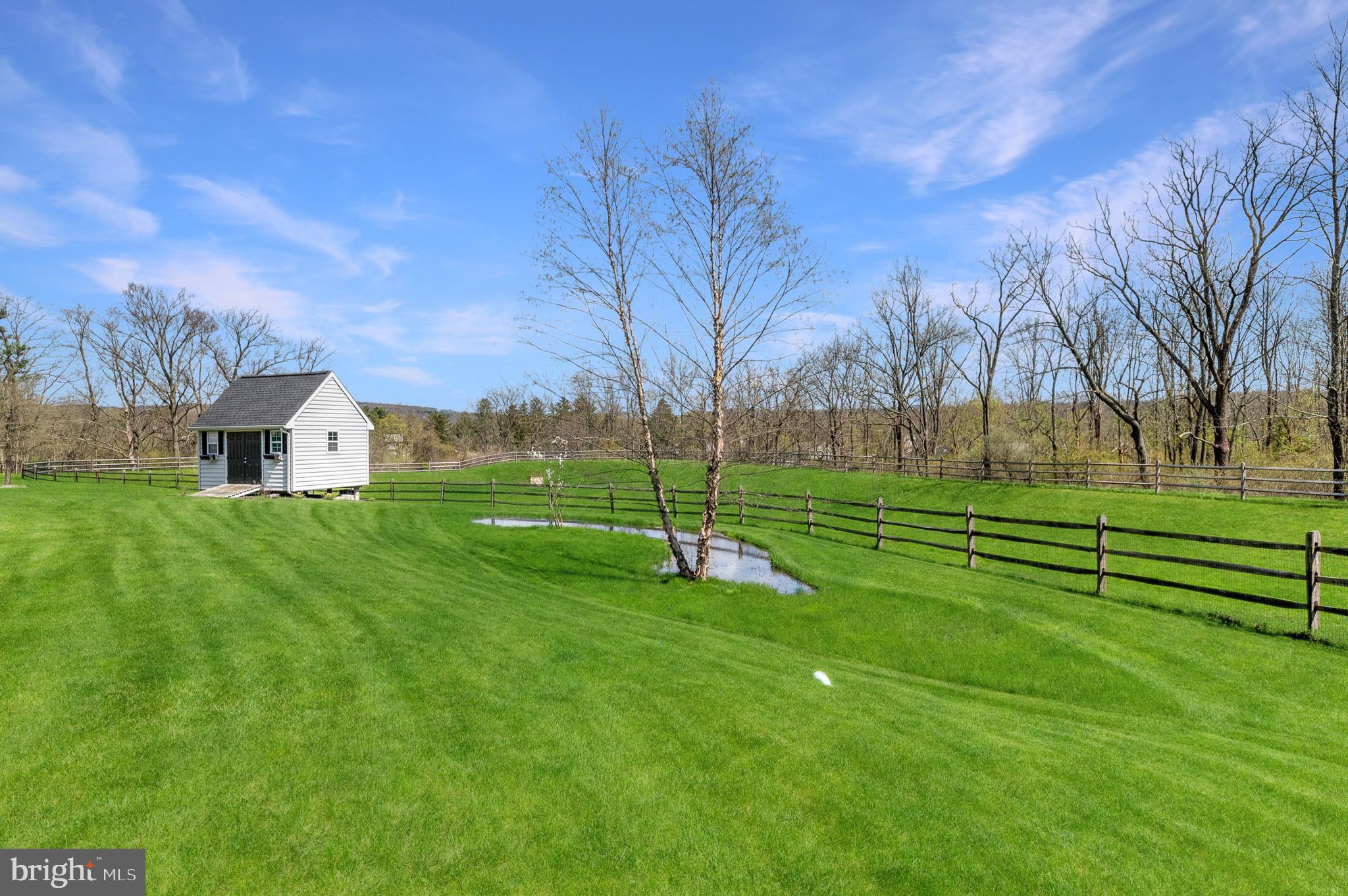 WHISPERING PINES - Residential