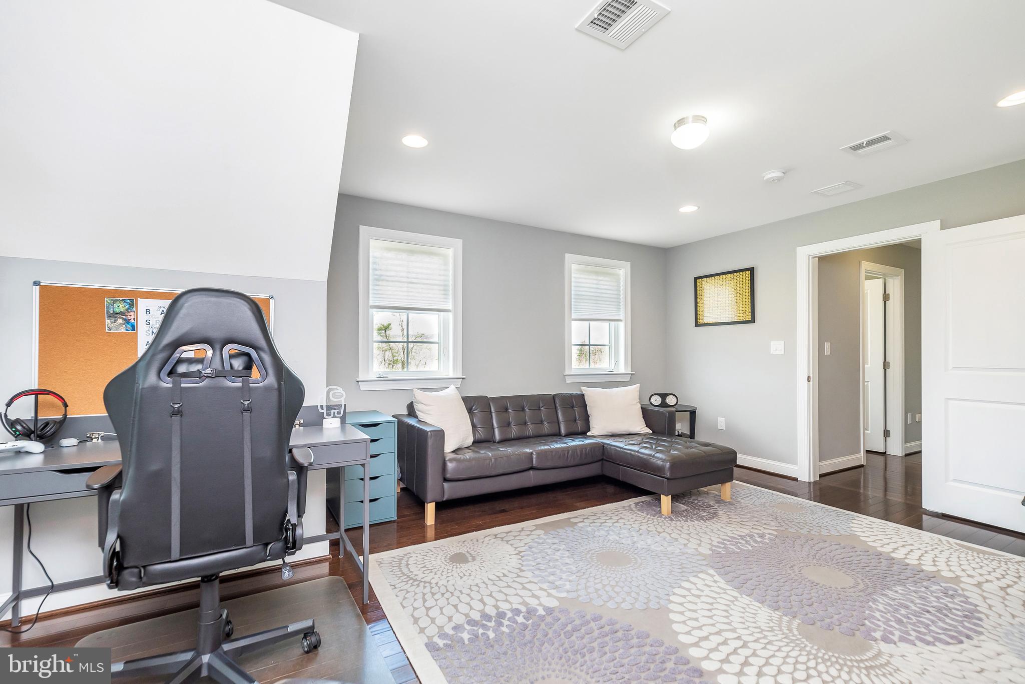 WHISPERING PINES - Residential