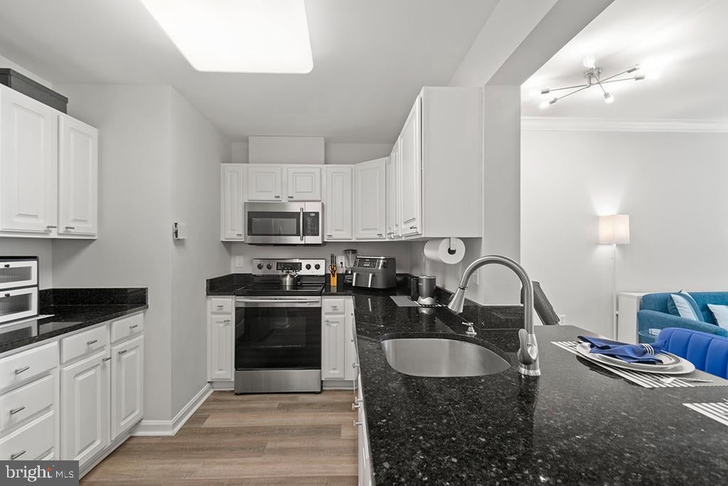23 PIERSIDE DRIVE 326