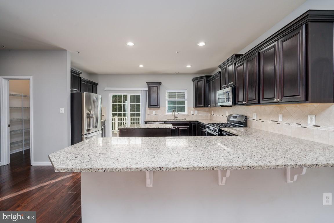 OXFORD SQUARE - Residential Lease