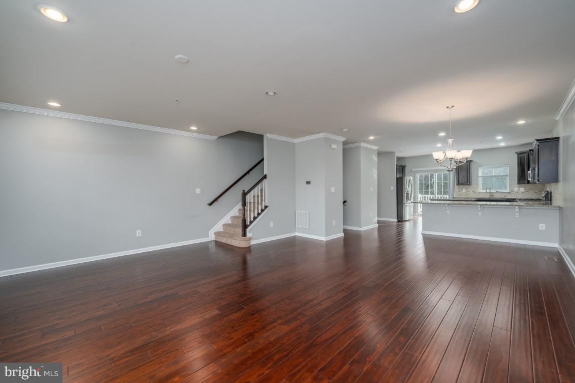 OXFORD SQUARE - Residential Lease