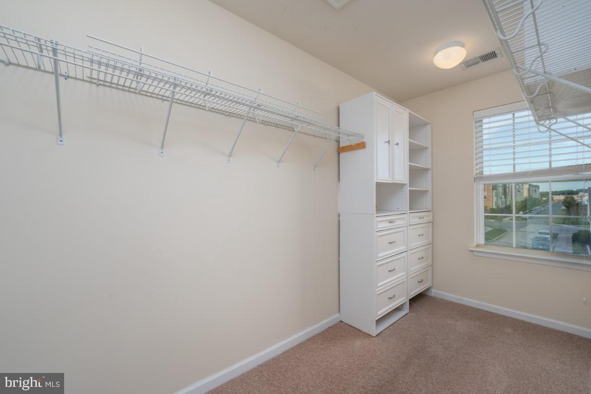 OXFORD SQUARE - Residential Lease