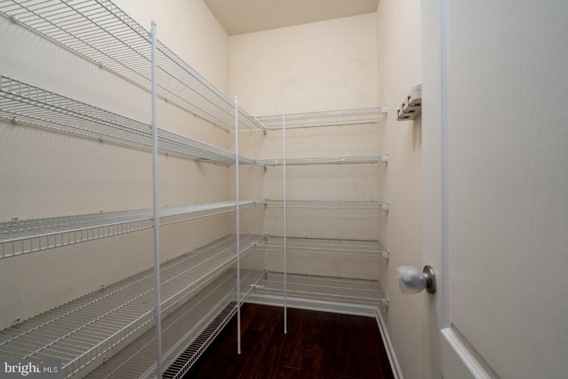 OXFORD SQUARE - Residential Lease