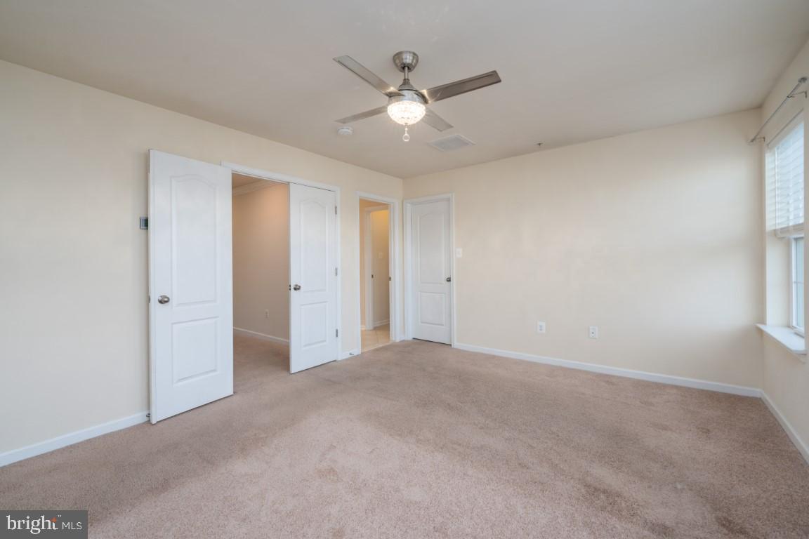 OXFORD SQUARE - Residential Lease