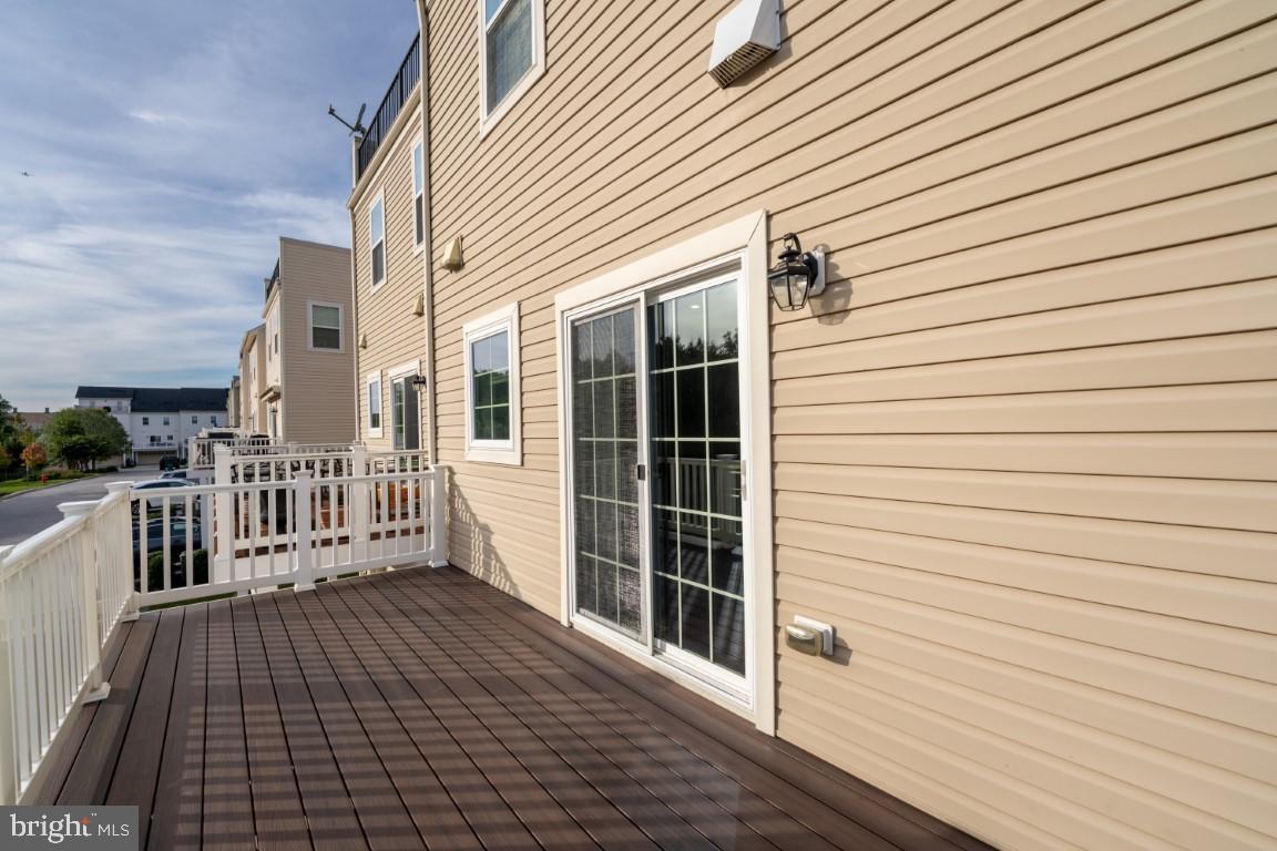 OXFORD SQUARE - Residential Lease