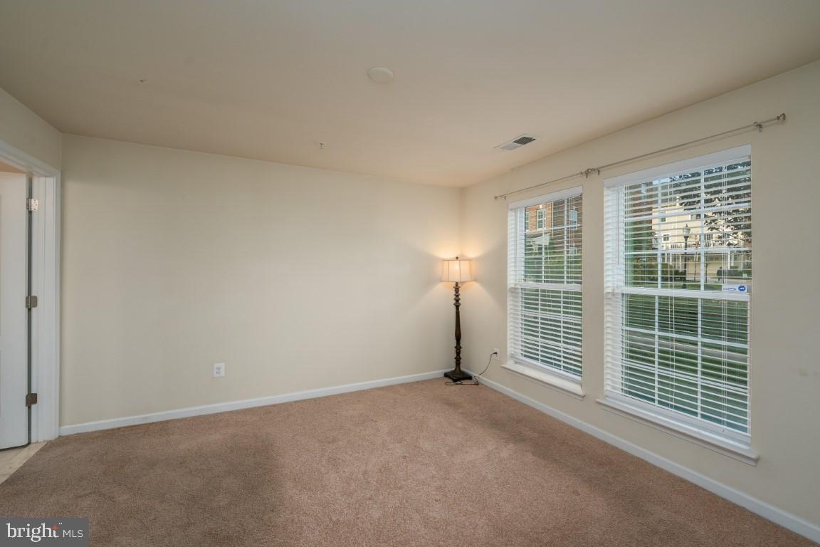 OXFORD SQUARE - Residential Lease