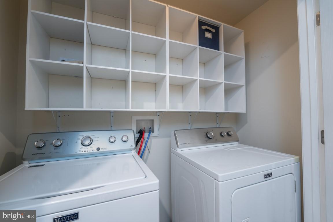 OXFORD SQUARE - Residential Lease