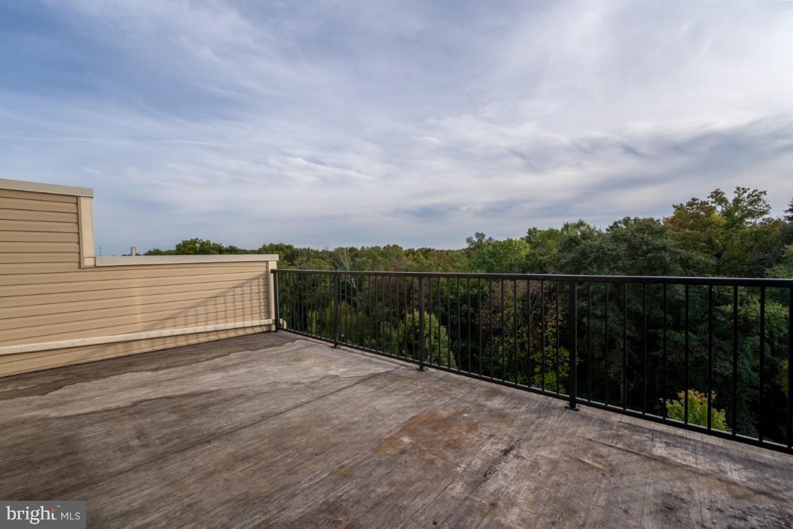 OXFORD SQUARE - Residential Lease