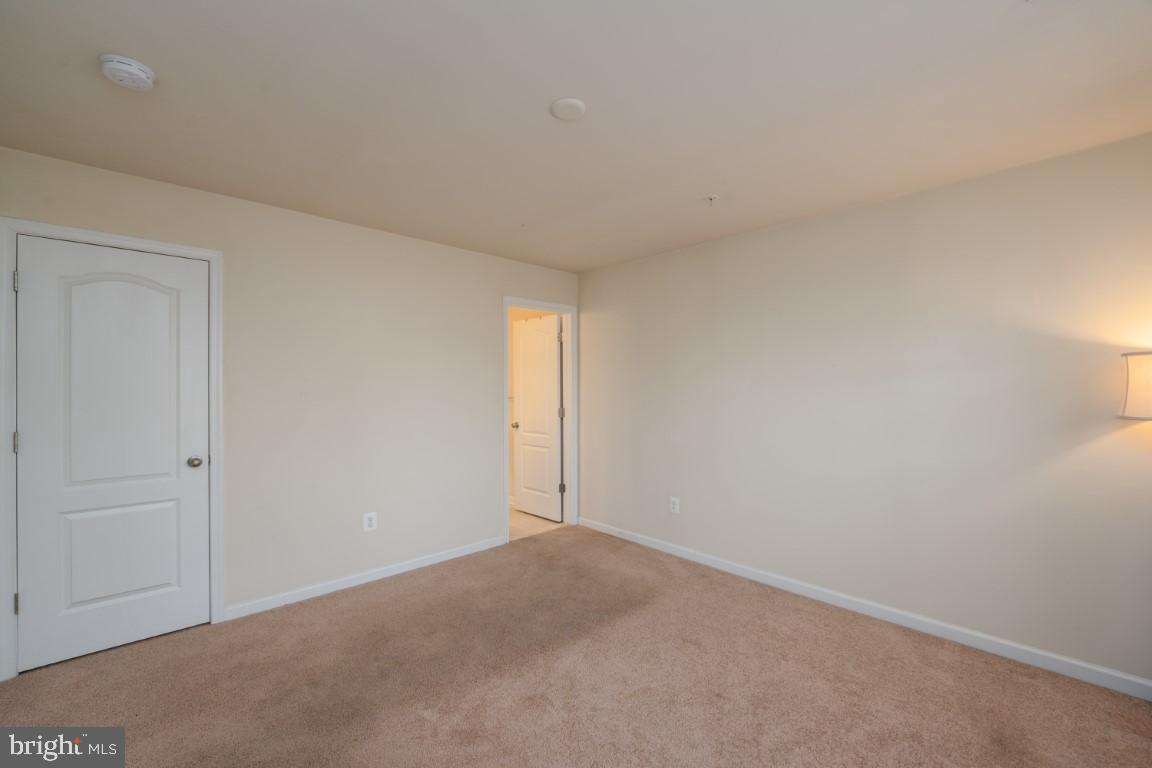 OXFORD SQUARE - Residential Lease