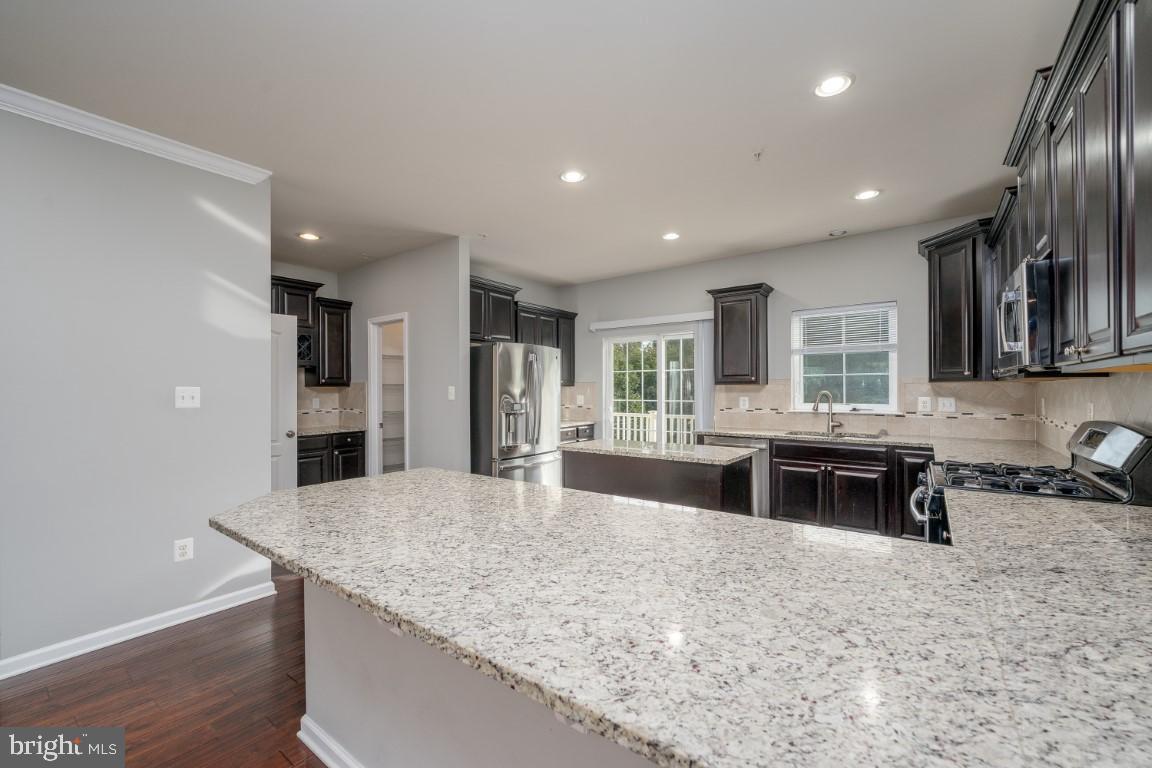 OXFORD SQUARE - Residential Lease