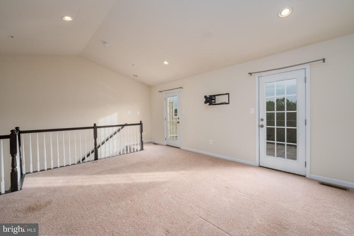 OXFORD SQUARE - Residential Lease