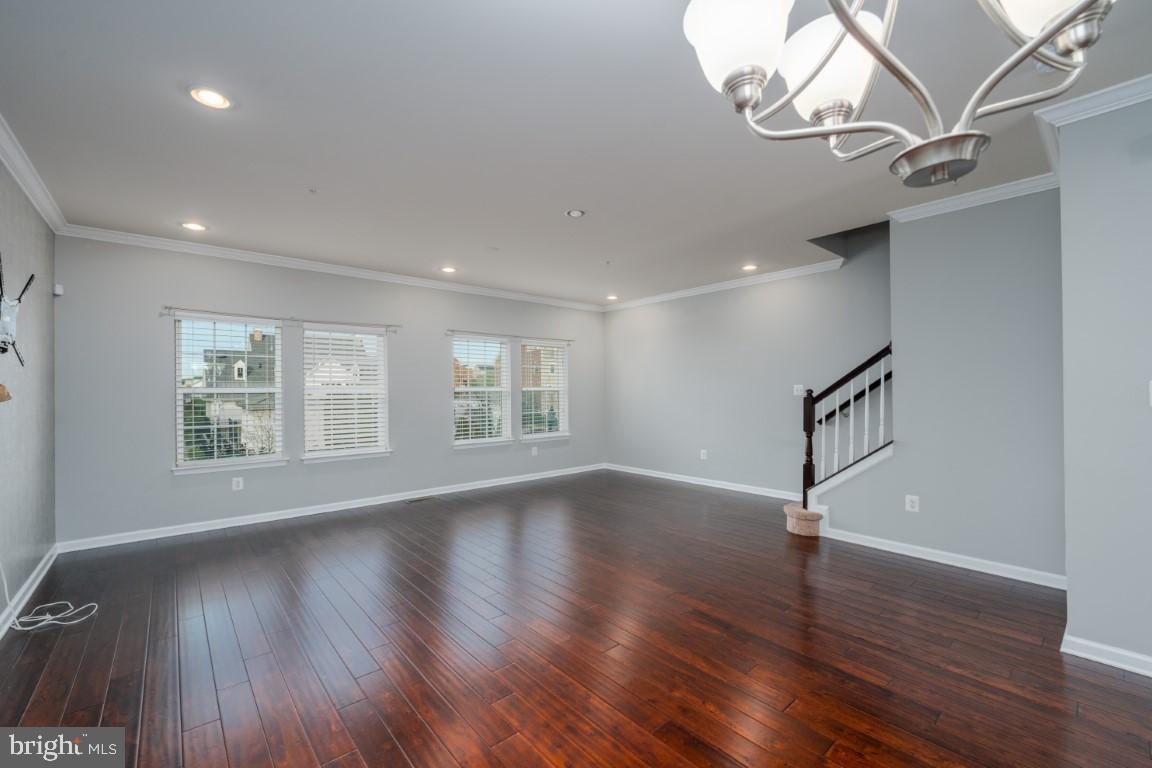 OXFORD SQUARE - Residential Lease