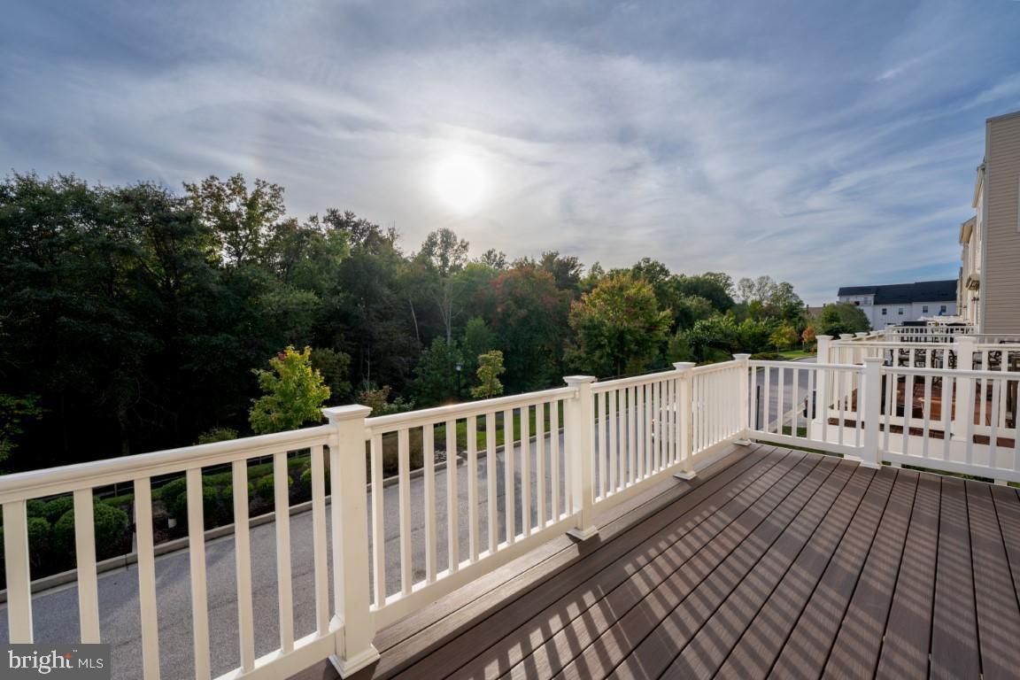 OXFORD SQUARE - Residential Lease