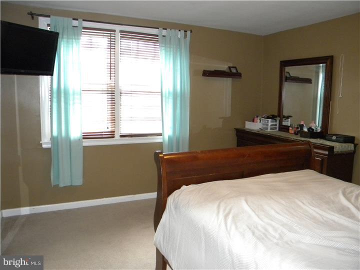LAWNDALE - Residential