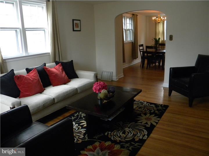 LAWNDALE - Residential