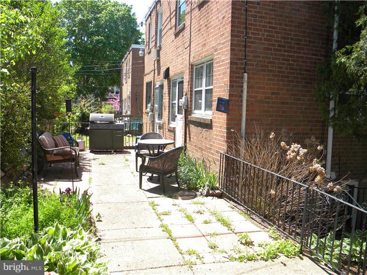 LAWNDALE - Residential