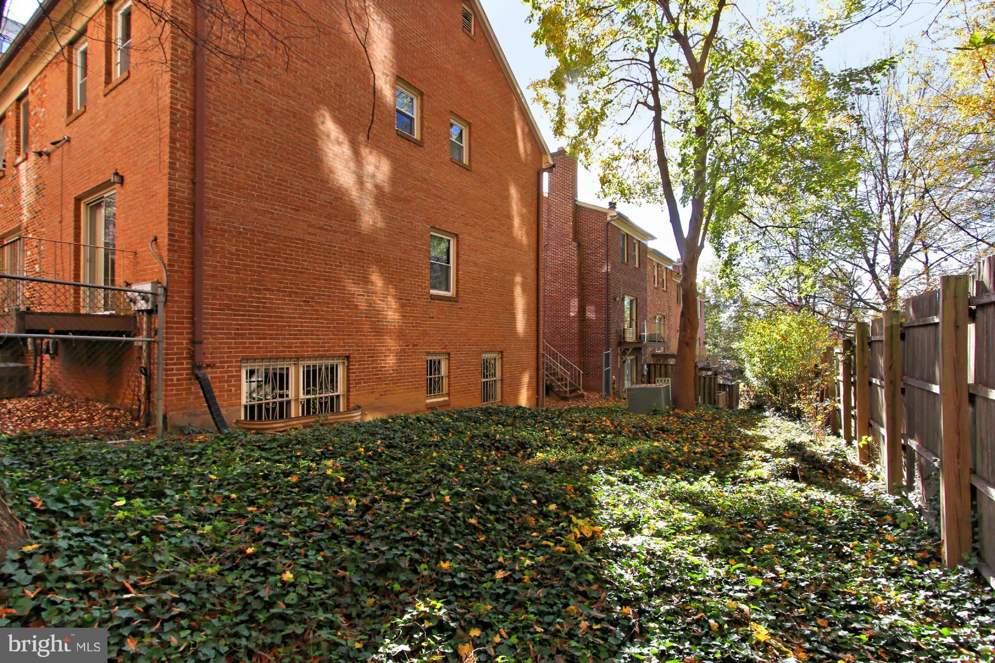 ARLINGTON - Residential Lease