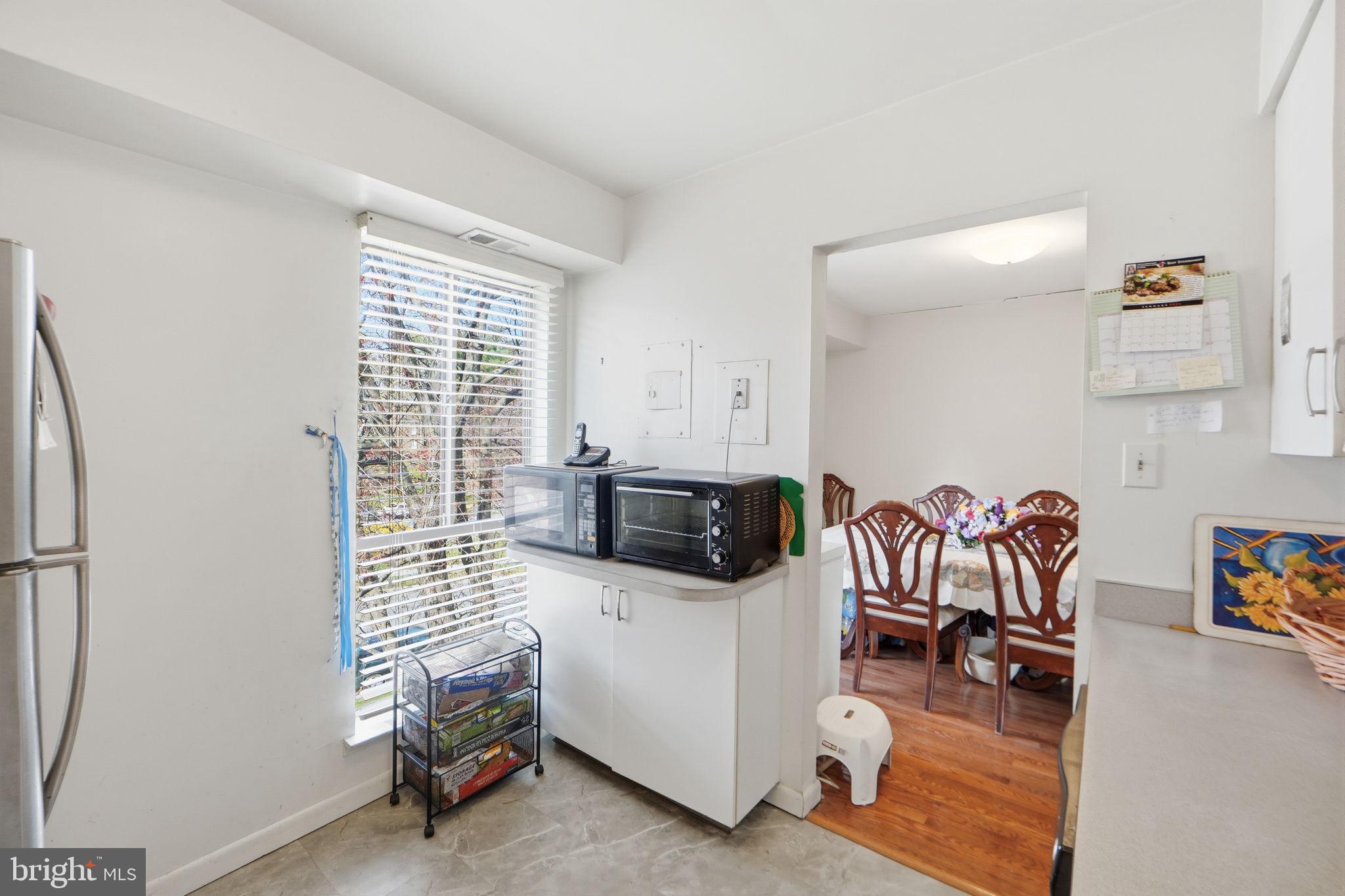 CAMELBACK VILLAGE - Residential