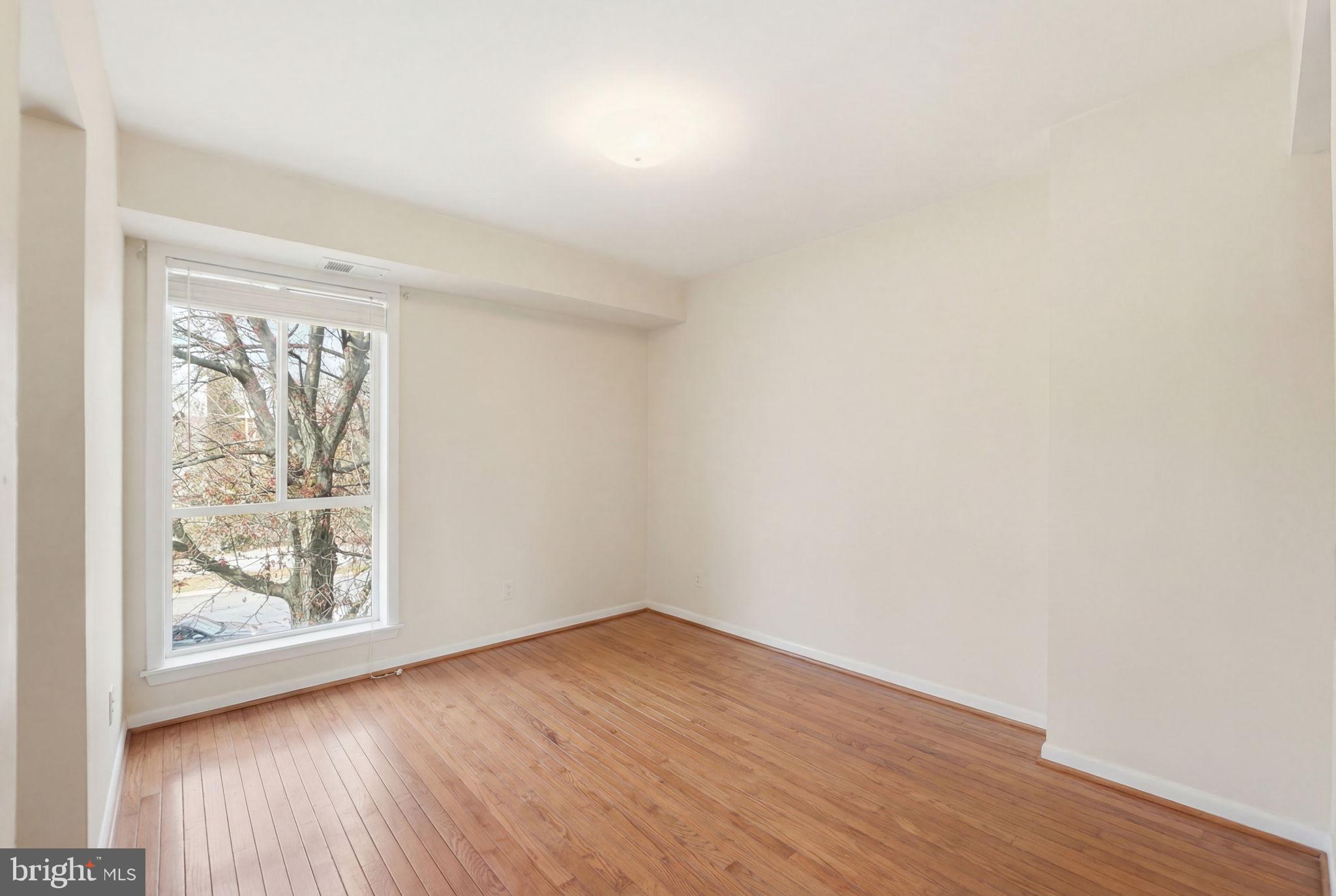 CAMELBACK VILLAGE - Residential