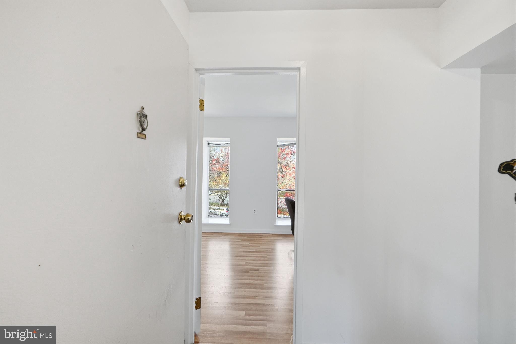 CAMELBACK VILLAGE - Residential