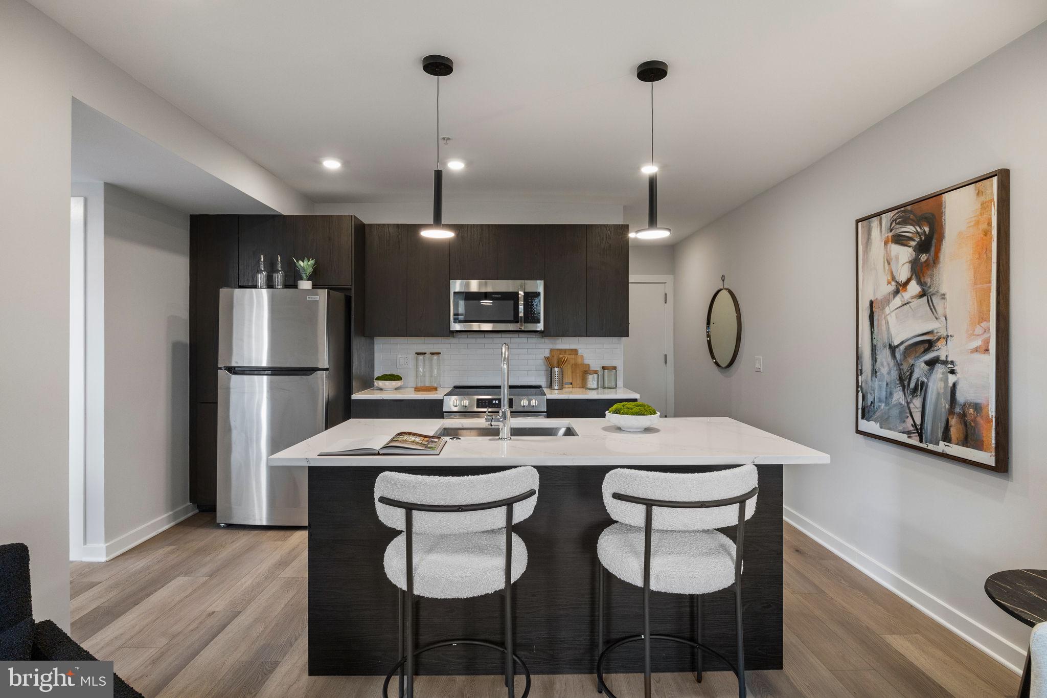 EAST FALLS - Residential Lease