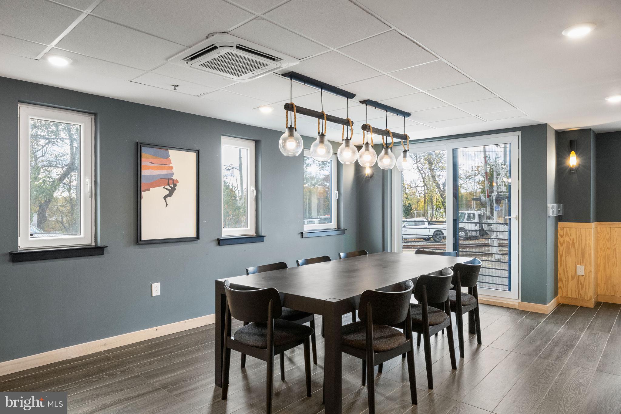 EAST FALLS - Residential Lease