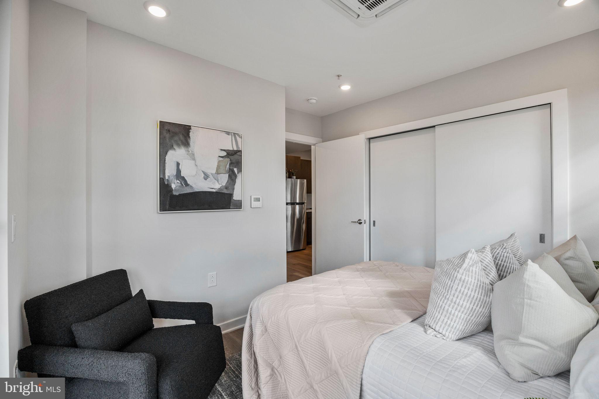 EAST FALLS - Residential Lease