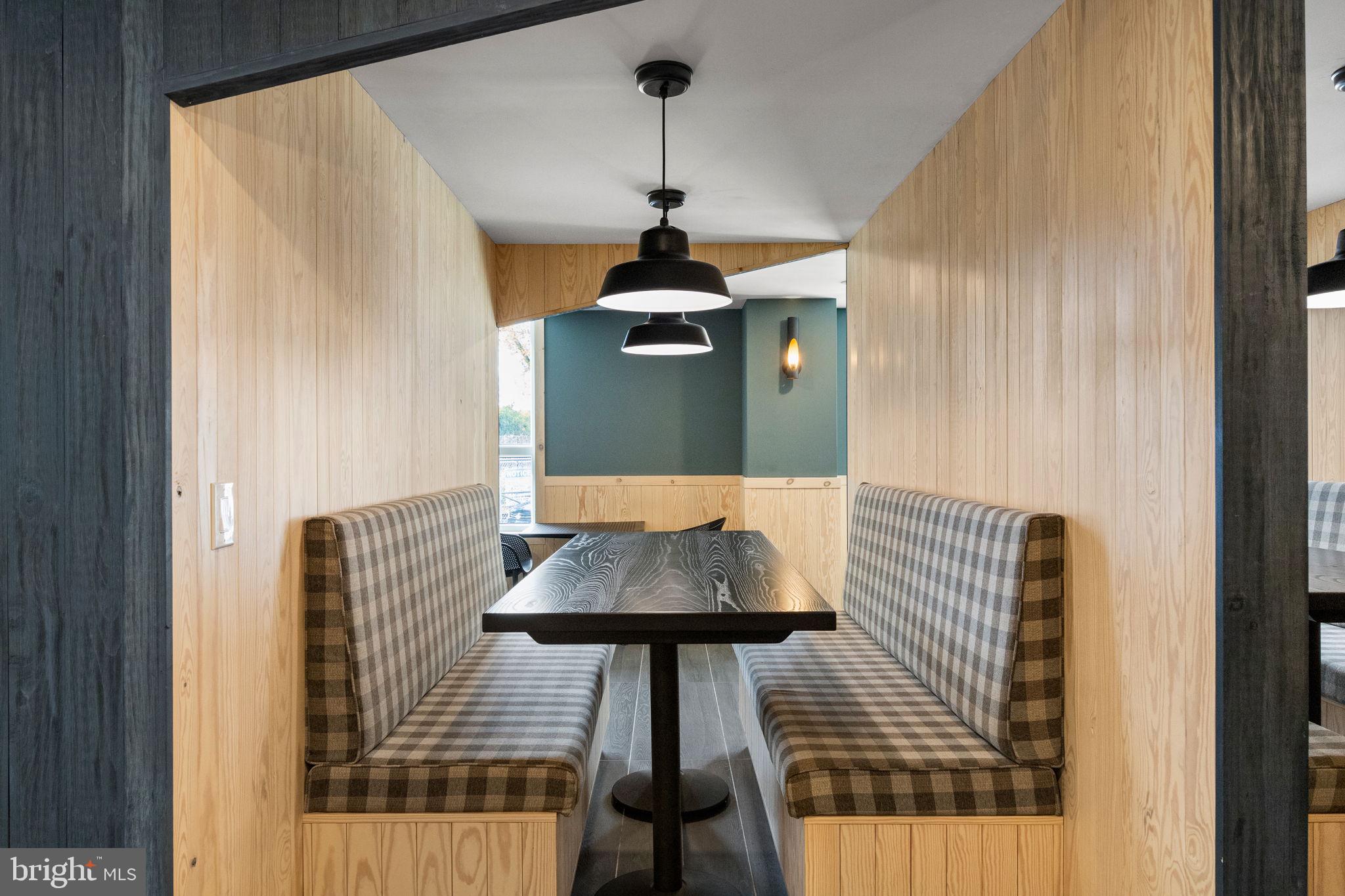 EAST FALLS - Residential Lease