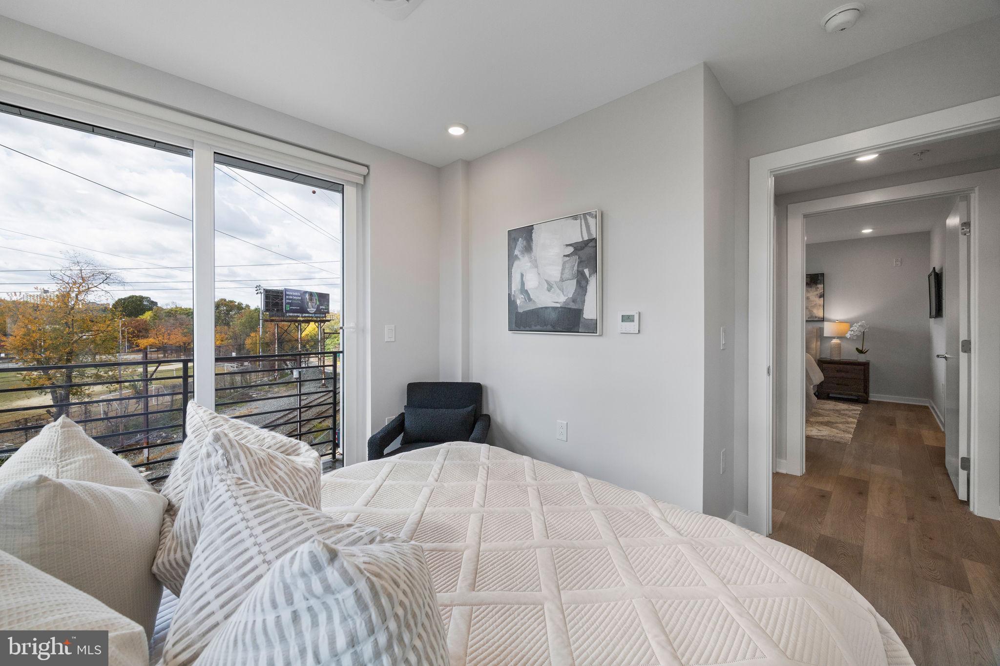 EAST FALLS - Residential Lease