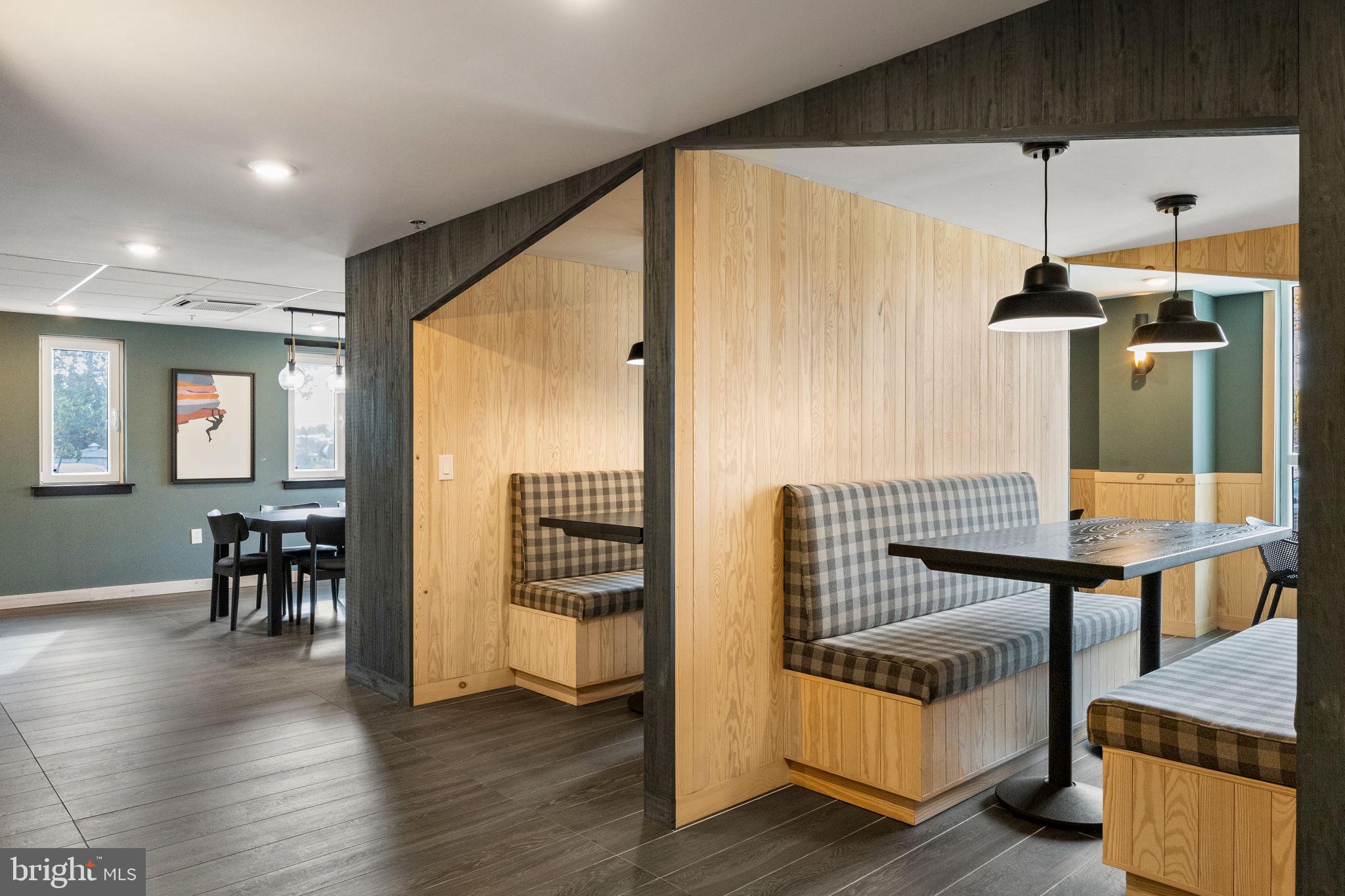 EAST FALLS - Residential Lease