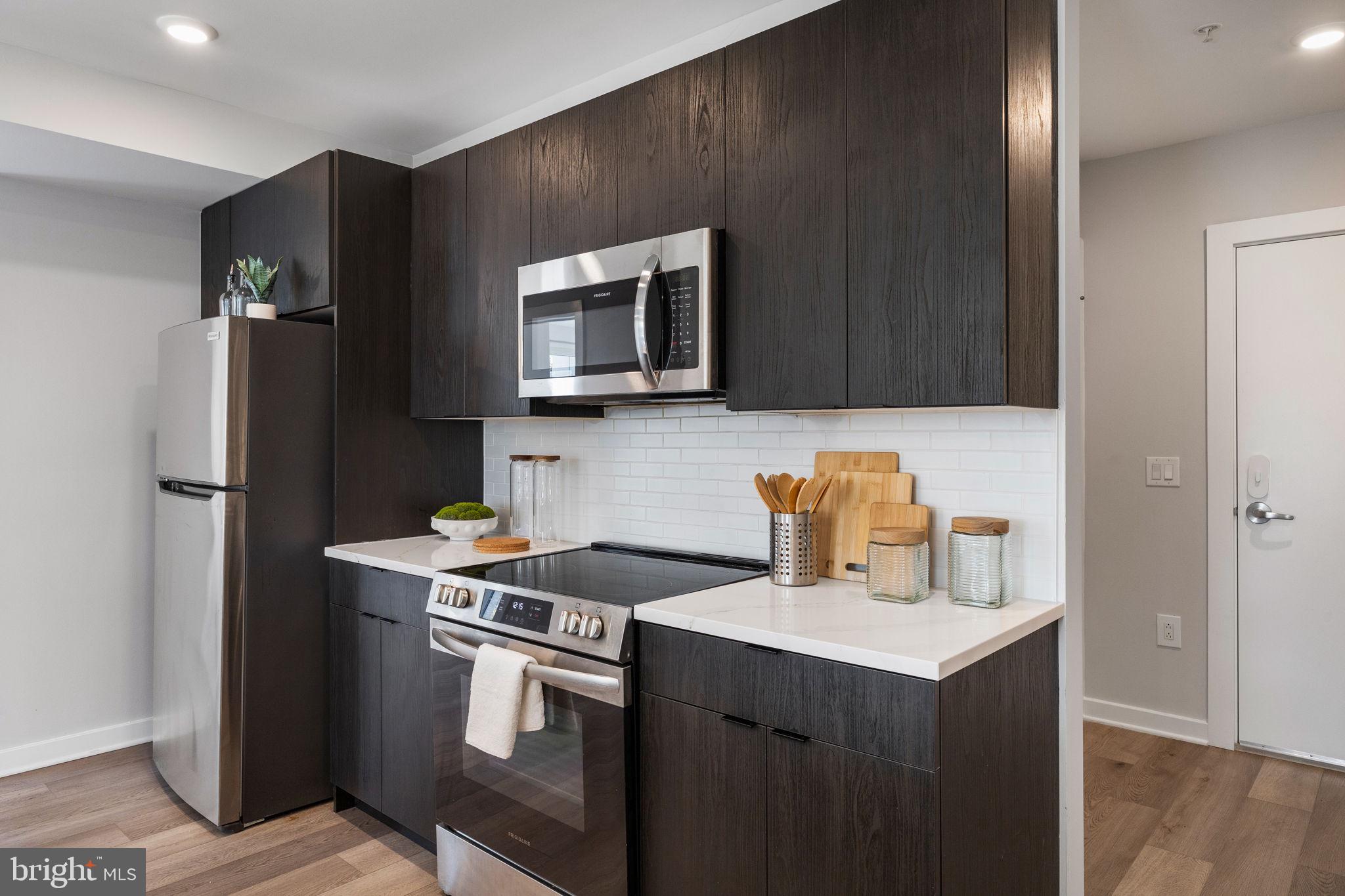 EAST FALLS - Residential Lease