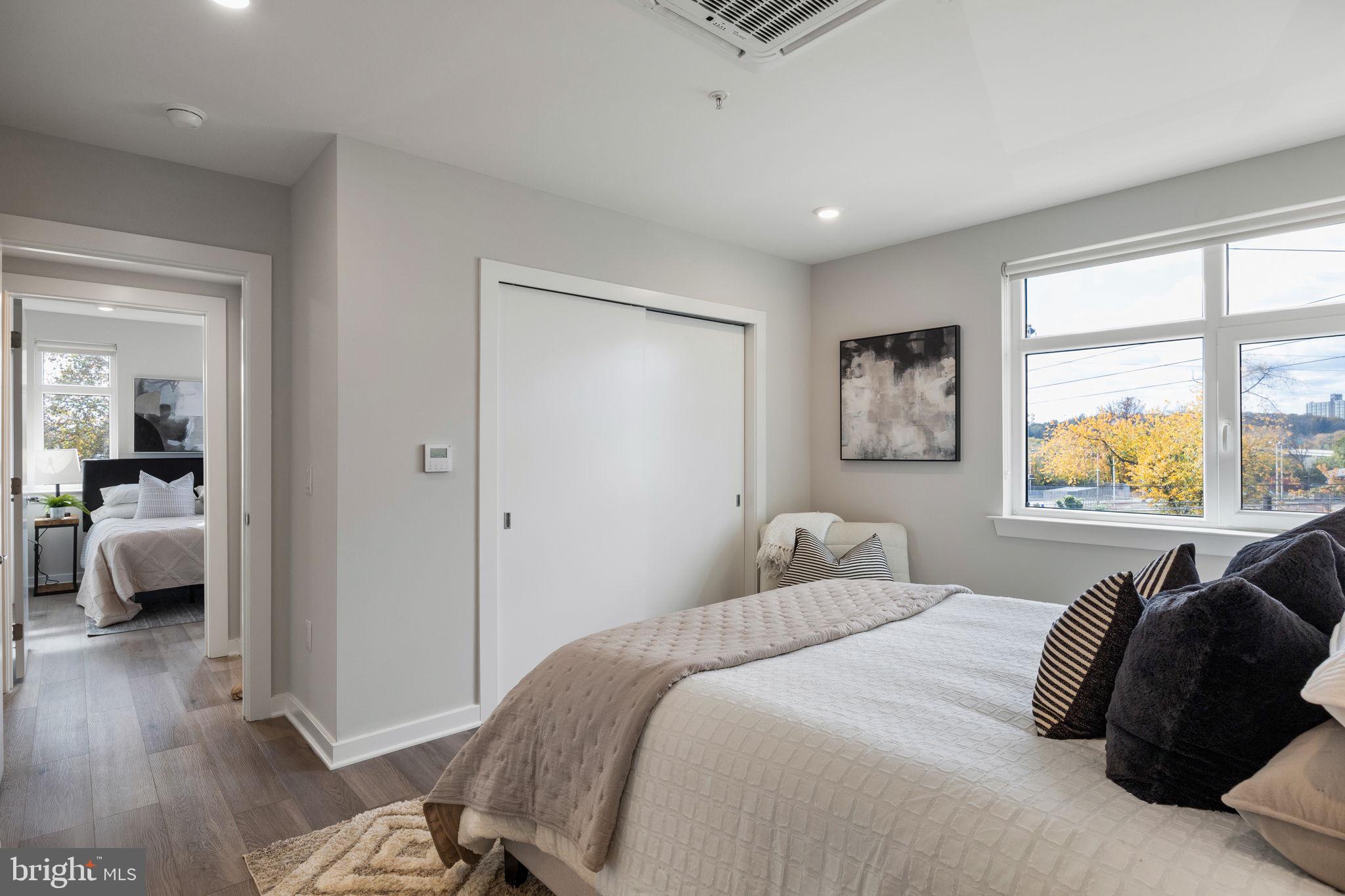 EAST FALLS - Residential Lease