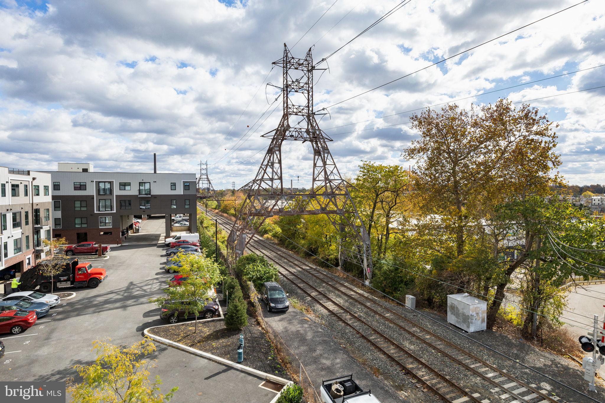 EAST FALLS - Residential Lease