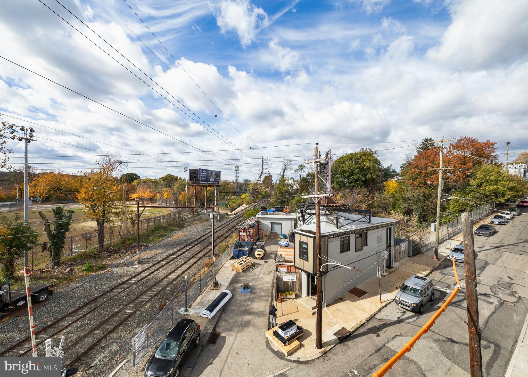 EAST FALLS - Residential Lease