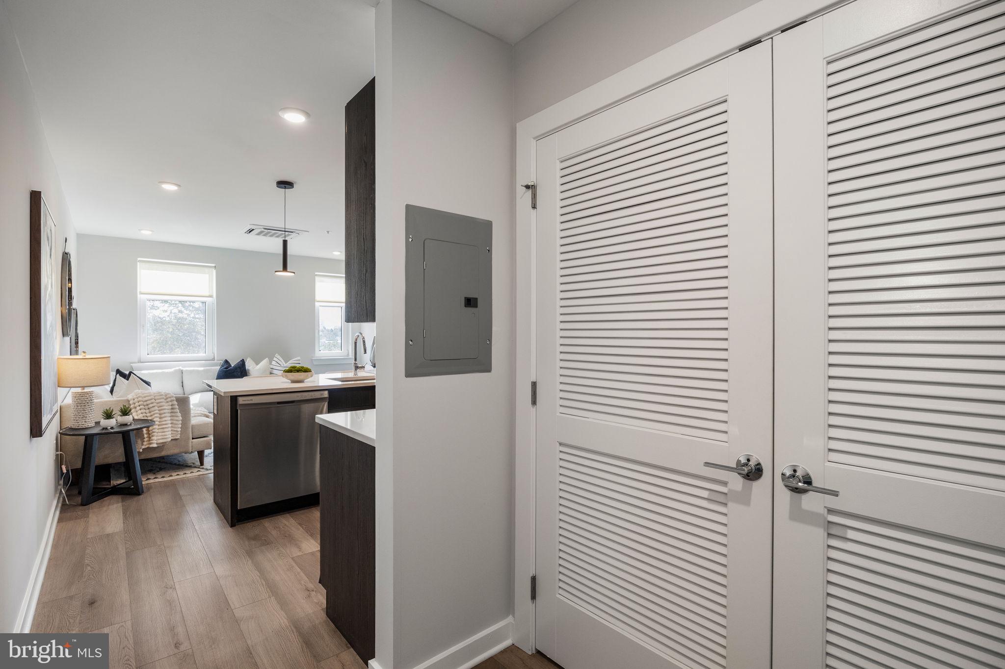 EAST FALLS - Residential Lease