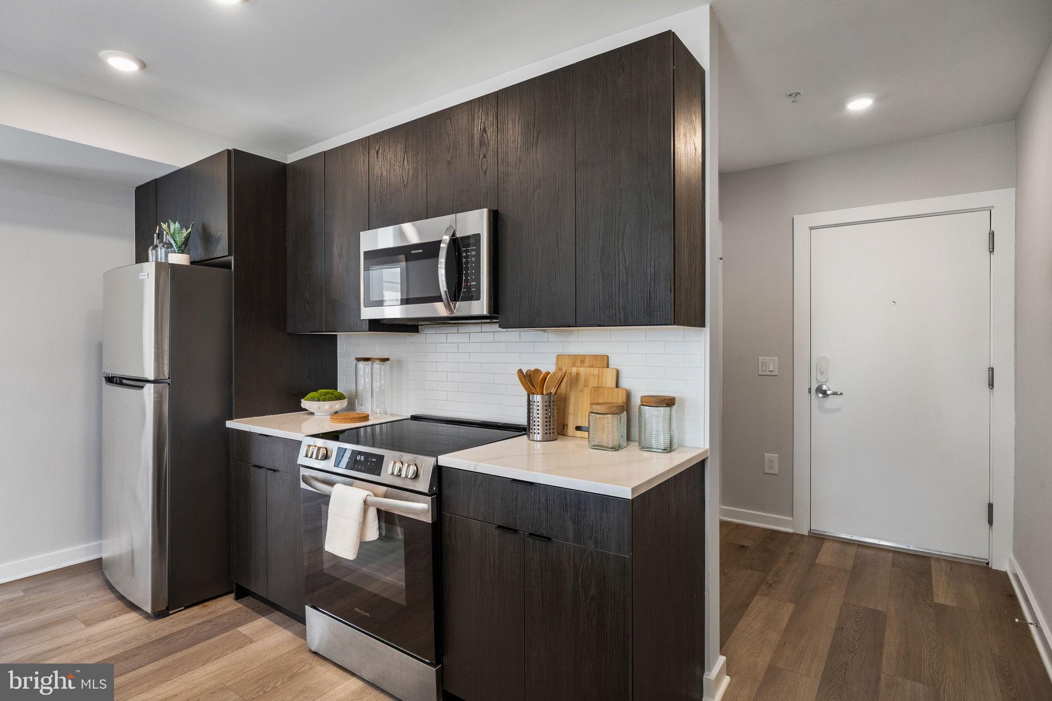 EAST FALLS - Residential Lease