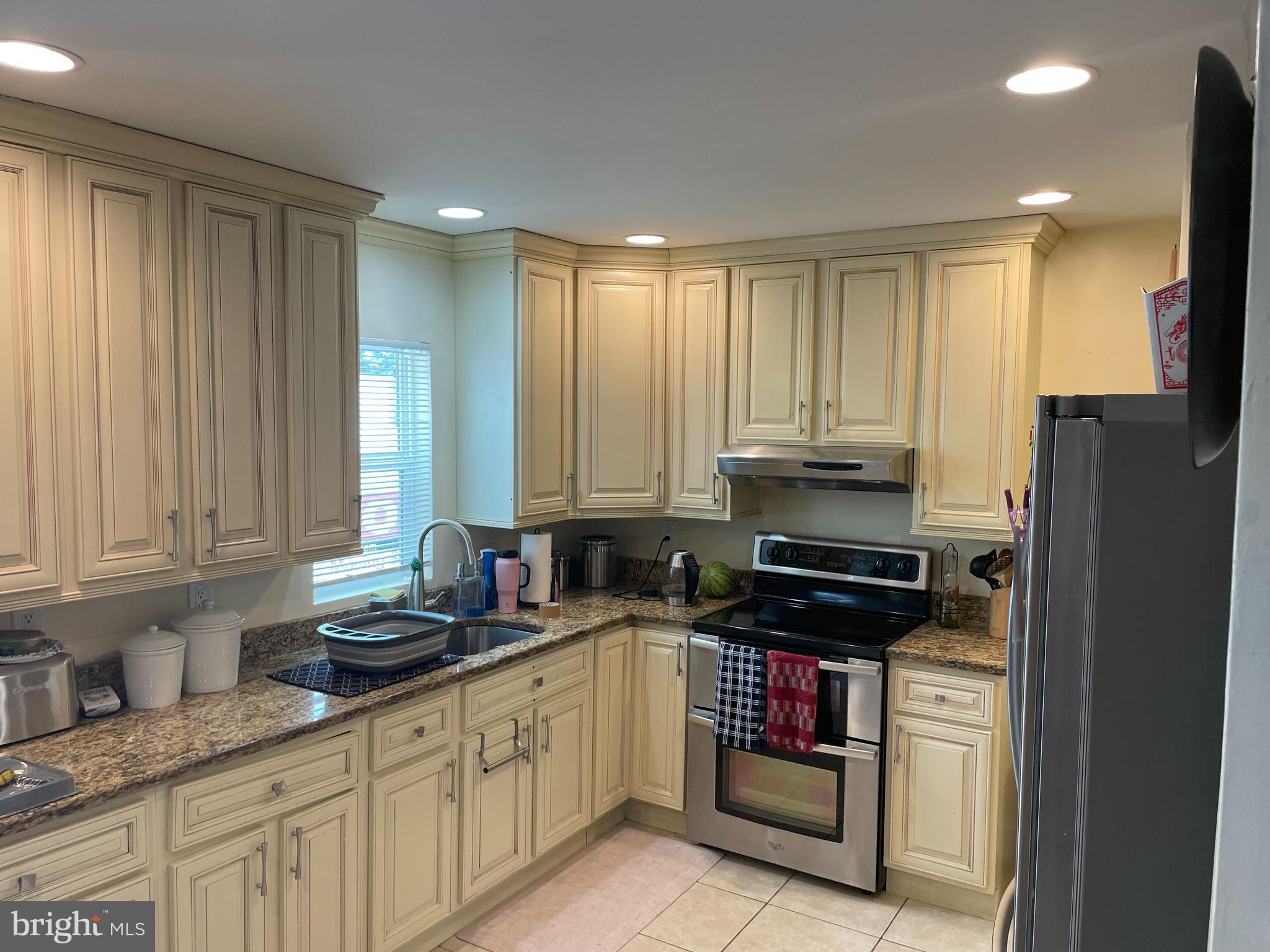 FAIRFAX - Residential