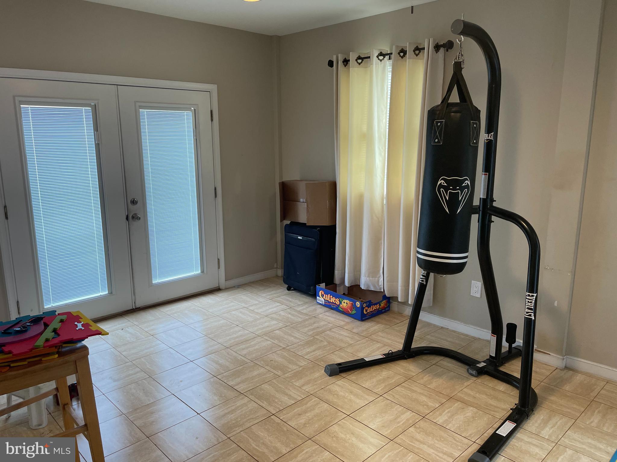 FAIRFAX - Residential