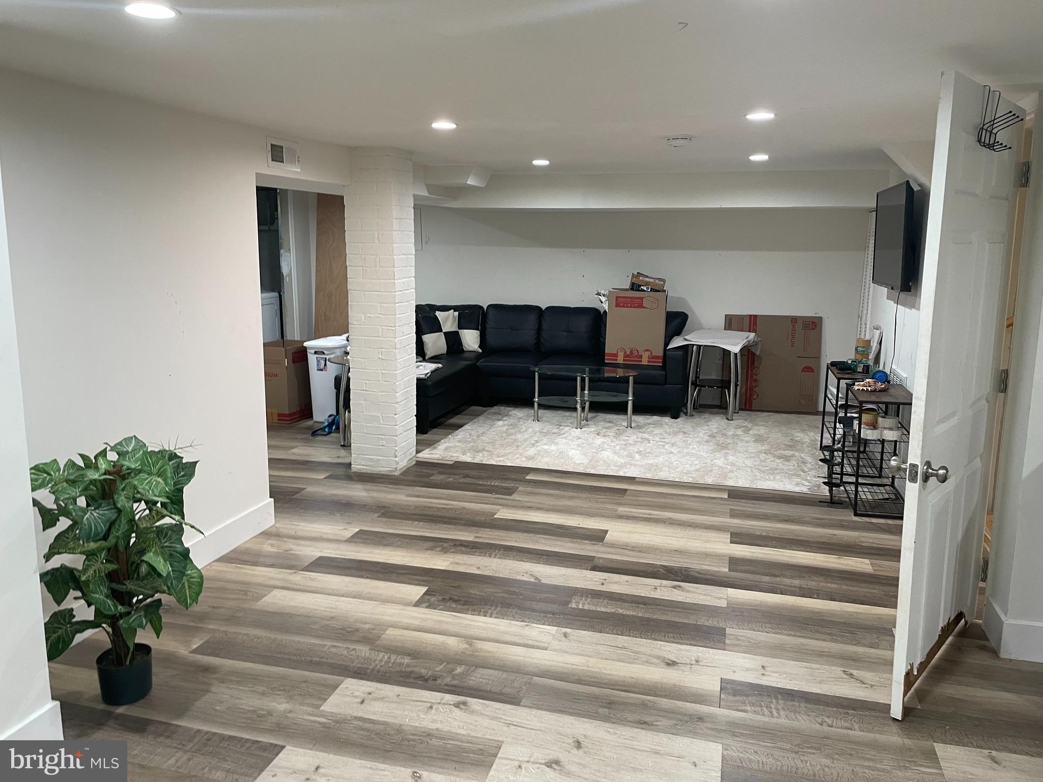 FAIRFAX - Residential