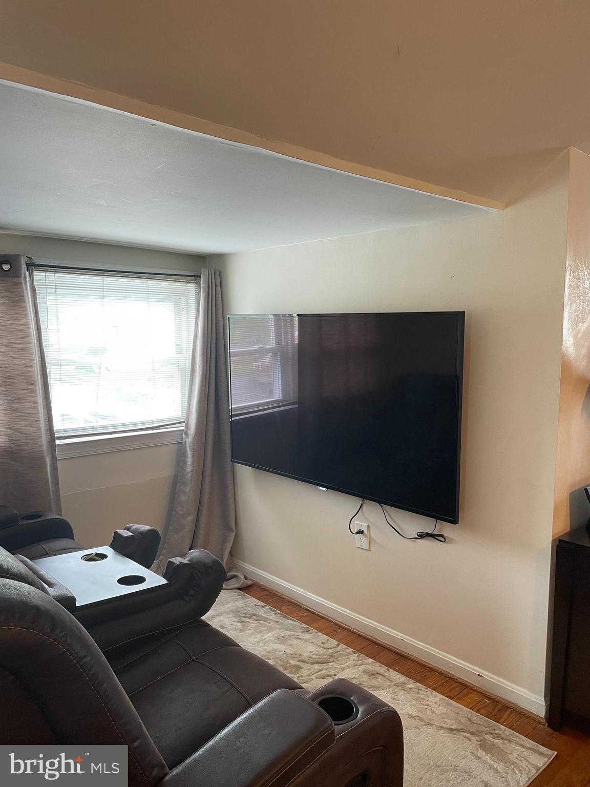 FAIRFAX - Residential