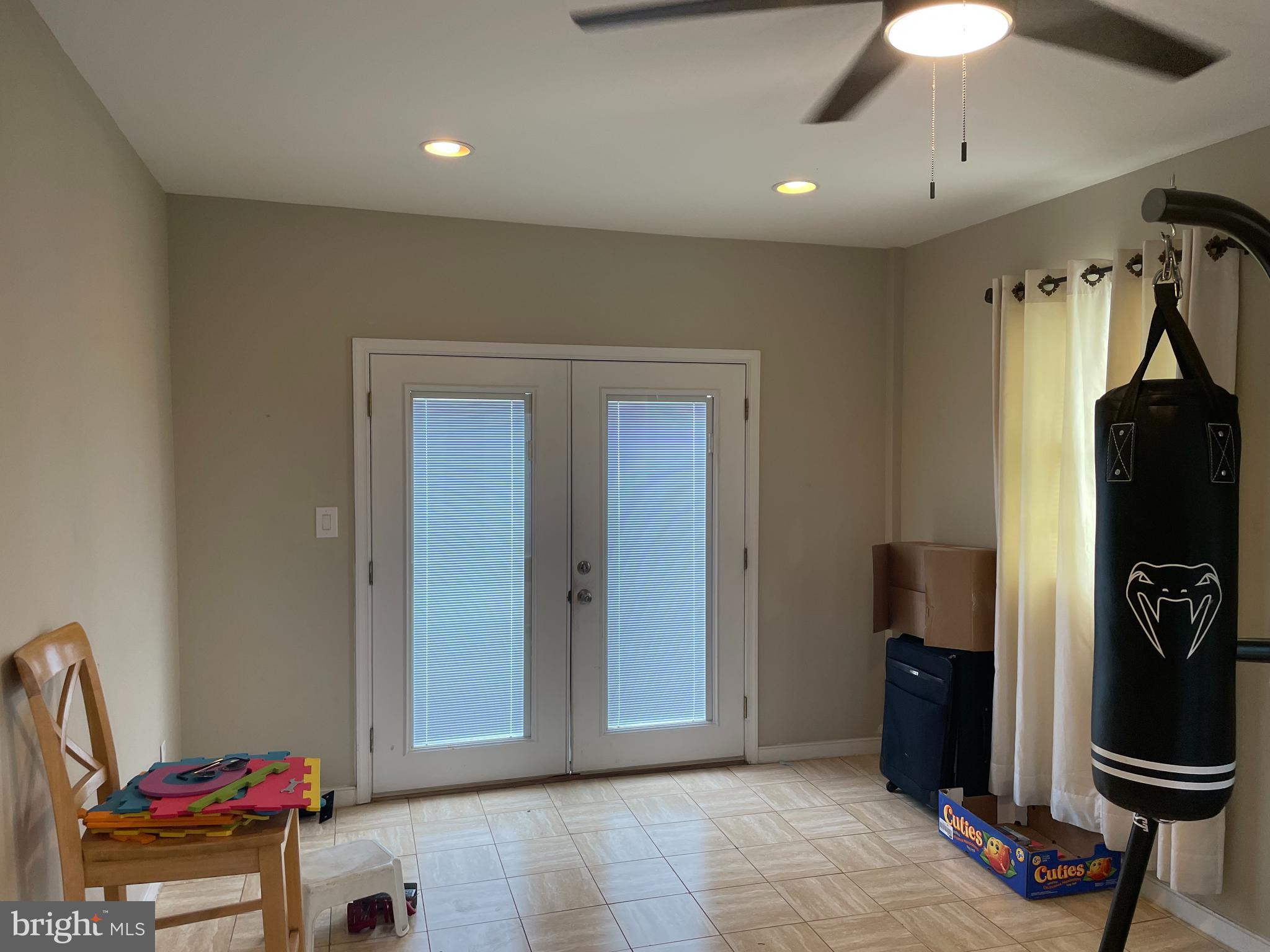 FAIRFAX - Residential