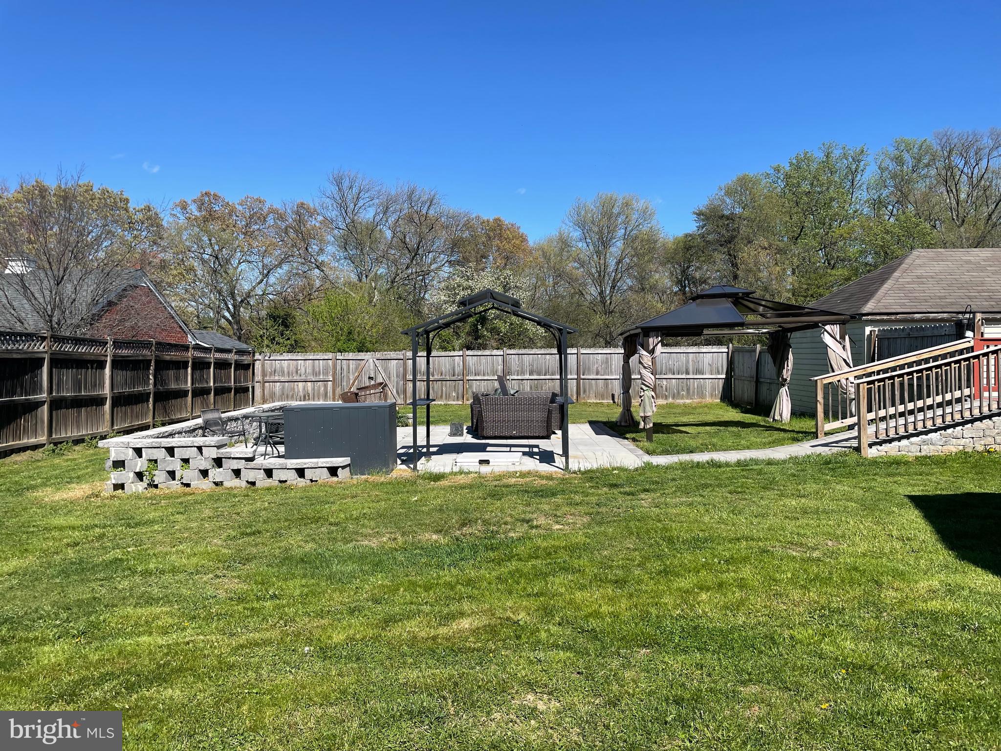 FAIRFAX - Residential