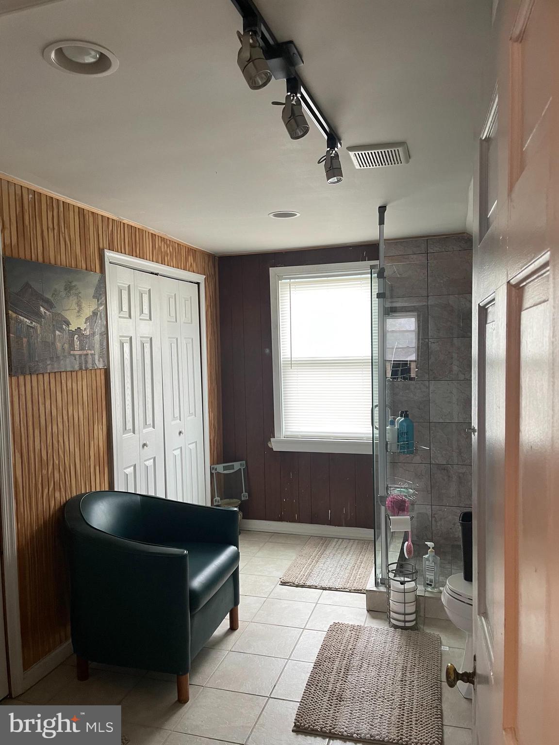 FAIRFAX - Residential