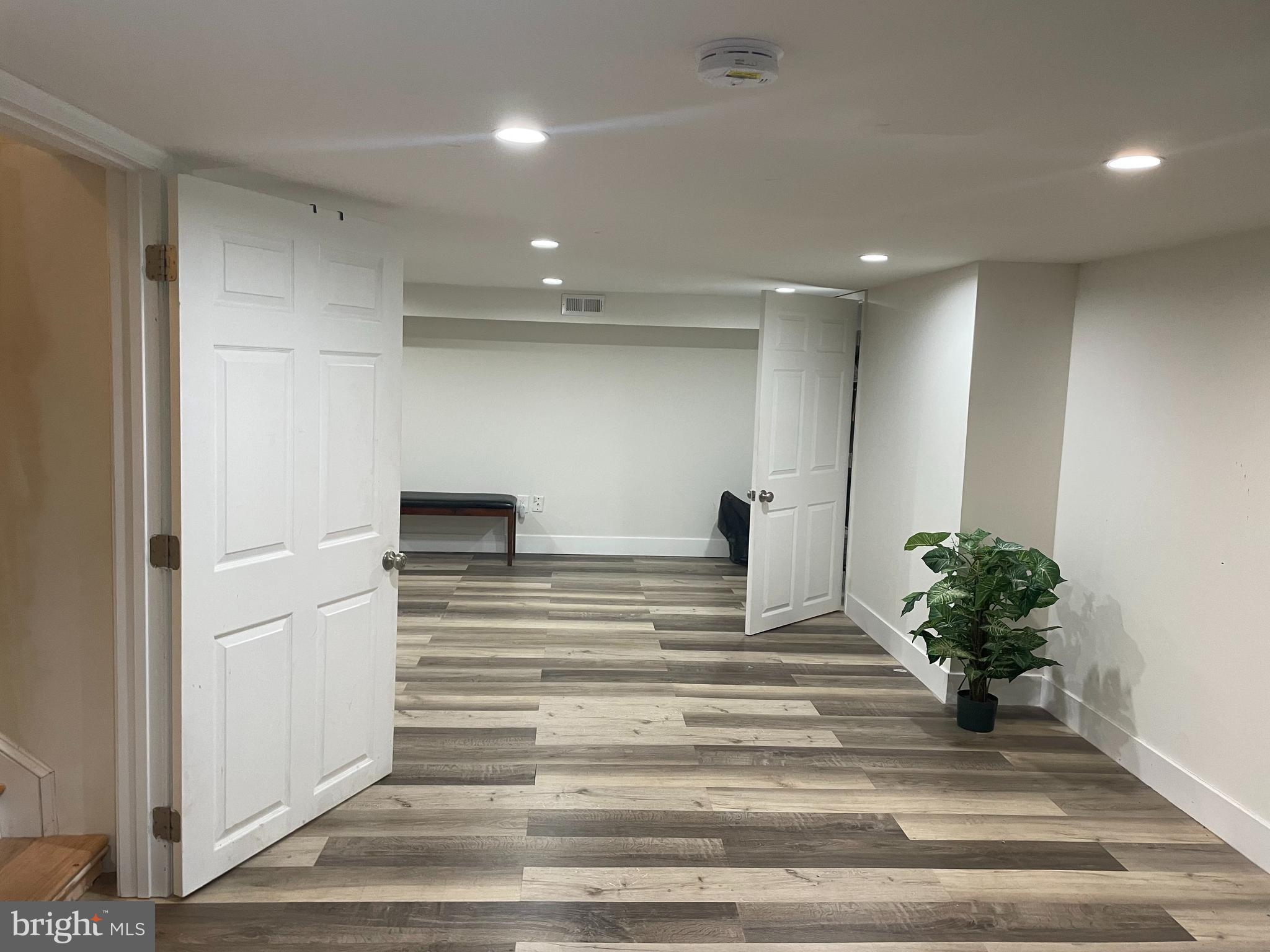 FAIRFAX - Residential