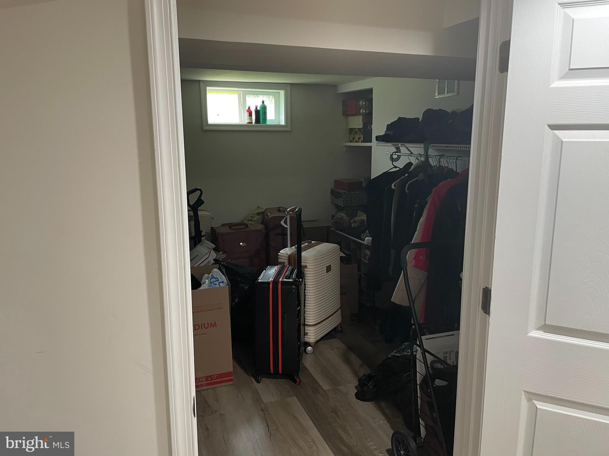 FAIRFAX - Residential