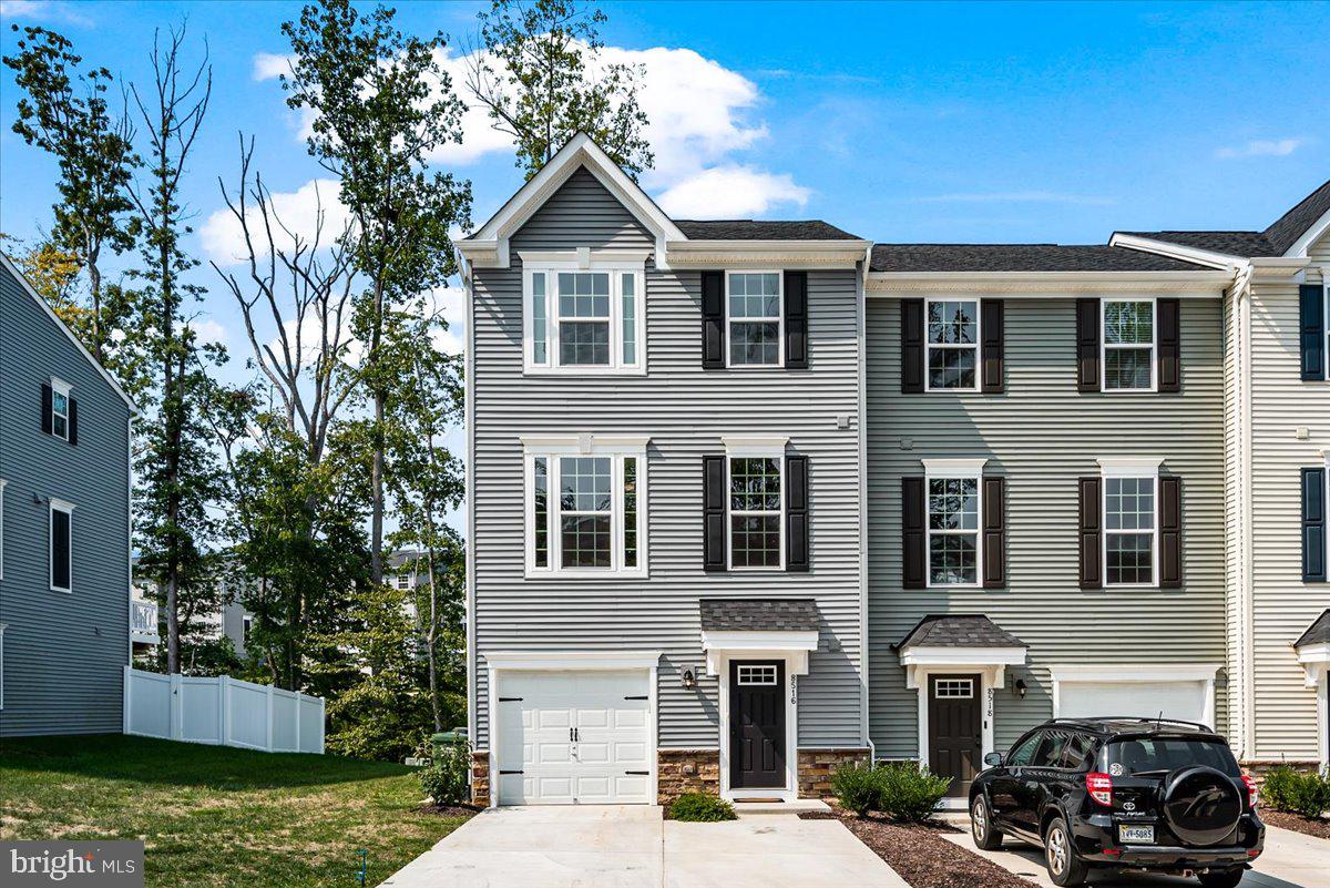 THE VILLAGE AT COURTHOUSE COMMONS - Residential