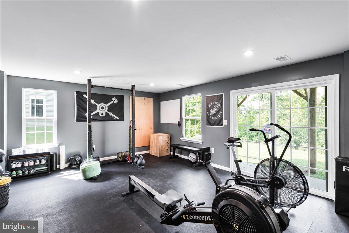 THE VILLAGE AT COURTHOUSE COMMONS - Residential